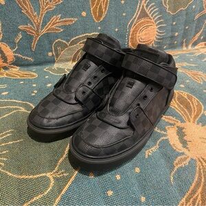 Louis Vuitton canvas trainee sneakers men size 10